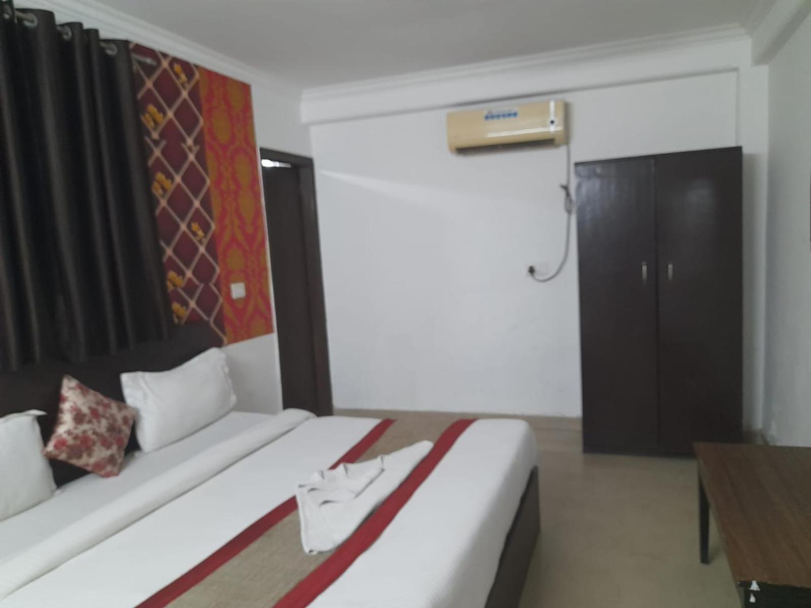 Hotel Airport Aditya Inn New Delhi Exterior photo